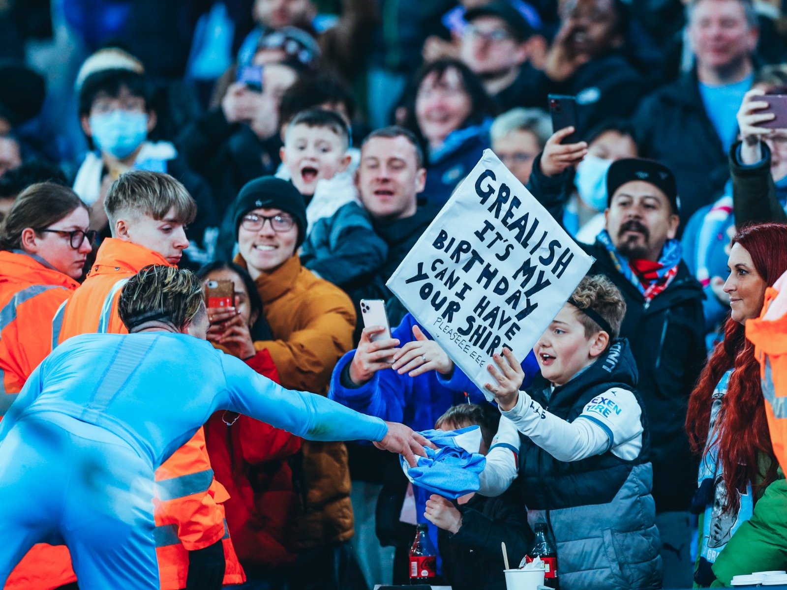 仅仅凭借得 仅仅凭借得